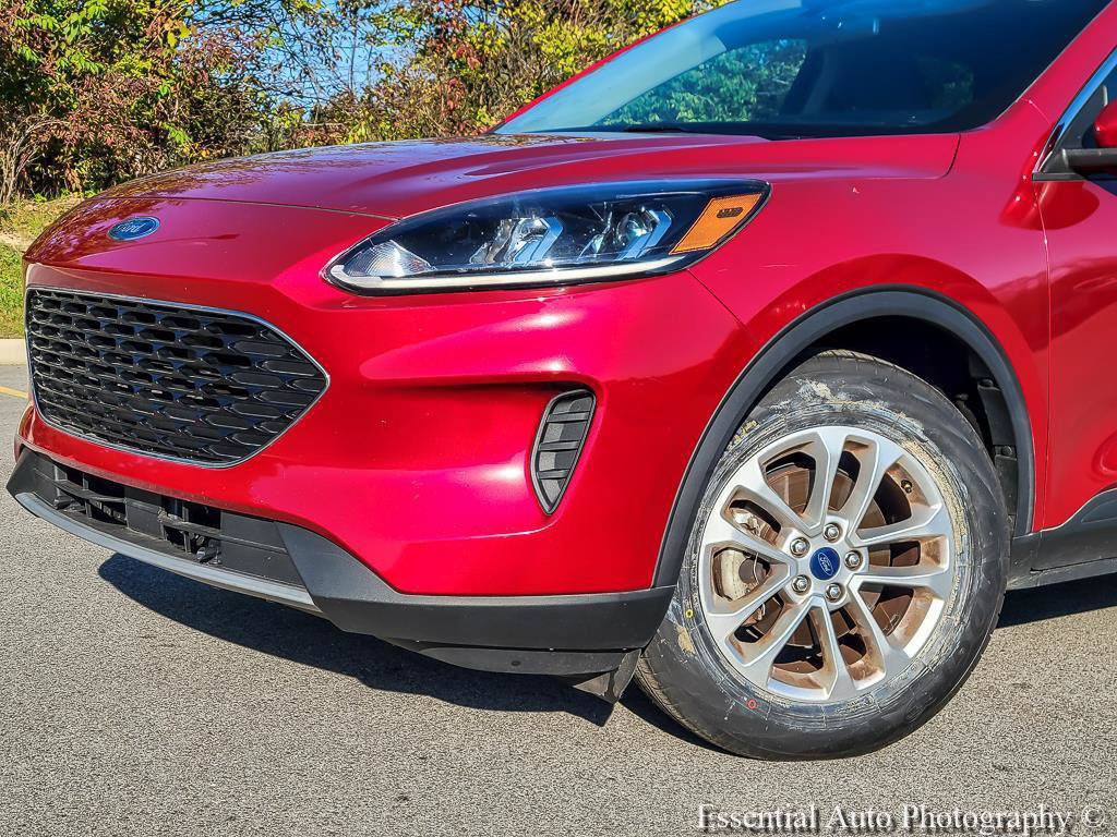 Used 2020 Ford Escape SE FWD image 3