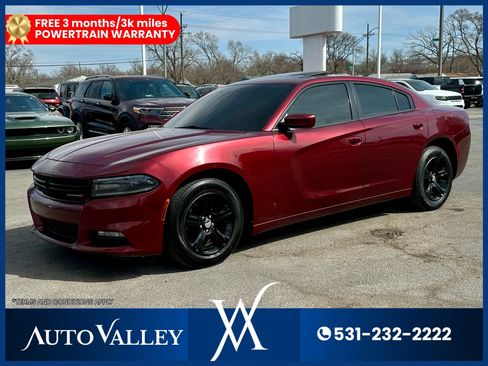 Used 2019 Dodge Charger SXT w/ Leather Interior Group image 3