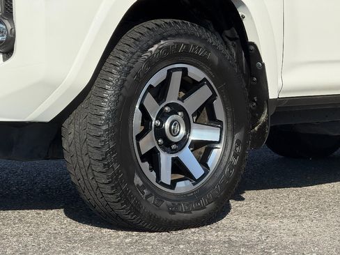 Used 2021 Toyota 4Runner TRD Off-Road Premium image 16