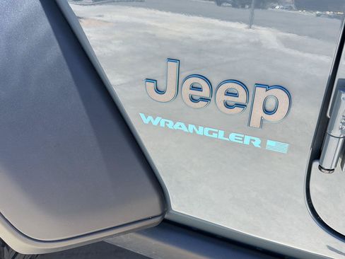 Used 2024 Jeep Wrangler Unlimited AWD/4WD image 8