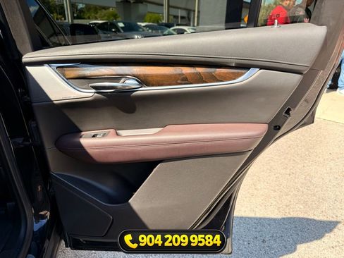 Used 2020 Cadillac XT6 Premium Luxury FWD image 32