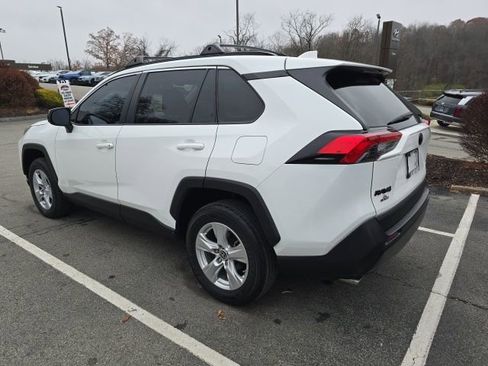 Used 2021 Toyota RAV4 LE image 3