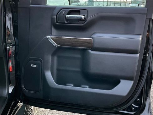 Used 2021 Chevrolet Silverado 1500 LT Trail Boss w/ Convenience Package II image 21