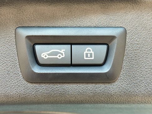 Used 2023 BMW X7 xDrive40i w/ Premium Package image 14