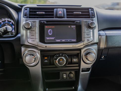 Used 2015 Toyota 4Runner SR5 Premium RWD image 21