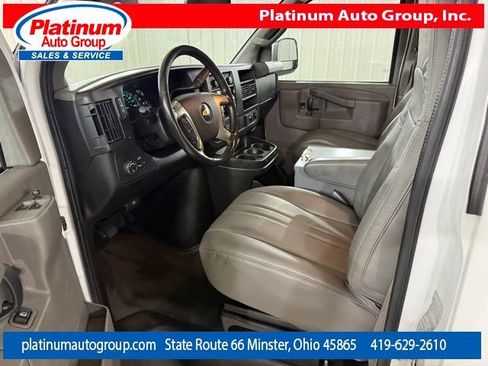 Used 2016 Chevrolet Express 3500 Extended image 10