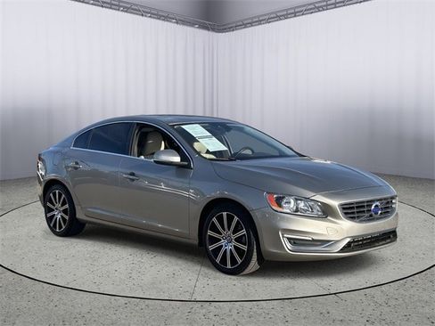Used 2016 Volvo S60 T5 Premier image 4