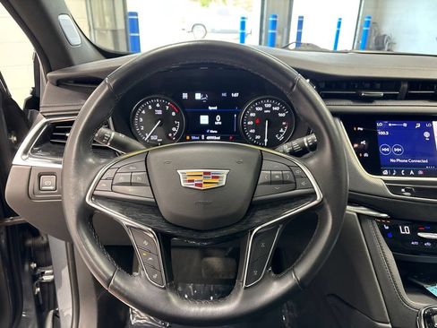 Used 2022 Cadillac XT5 Premium Luxury w/ Technology Package AWD/4WD image 14