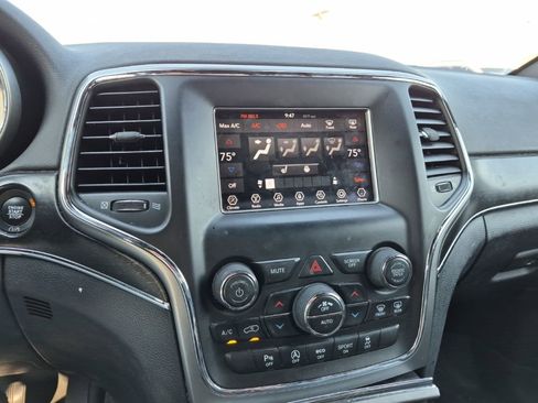 Used 2018 Jeep Grand Cherokee Limited image 9