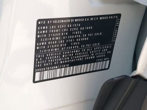 Certified 2024 Volkswagen Taos SE image 34