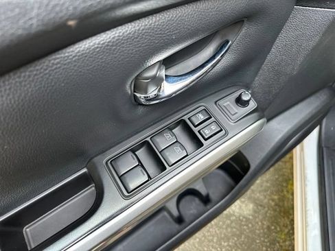 Used 2024 Nissan Titan SV w/ Accessory Utility Package AWD/4WD image 19