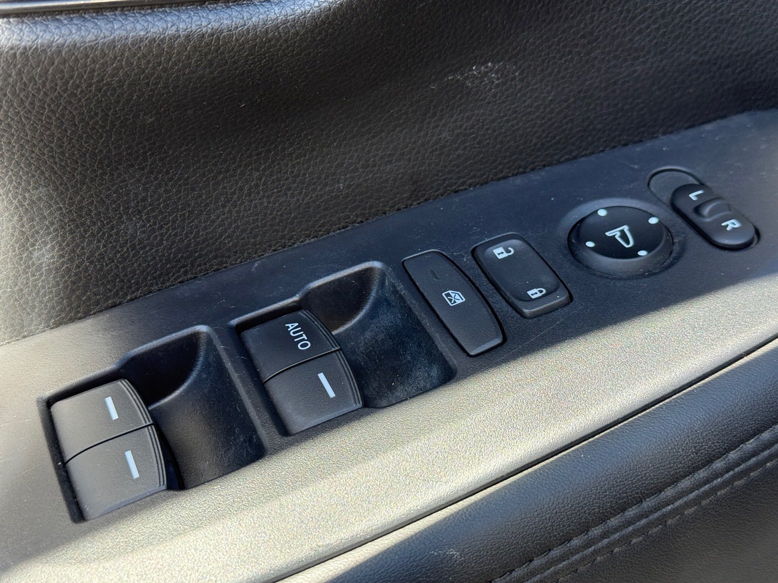 Used 2024 Honda HR-V LX image 41