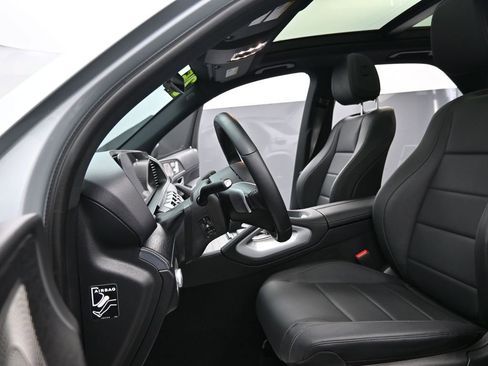 Used 2025 Mercedes-Benz GLE 450e 4MATIC image 12