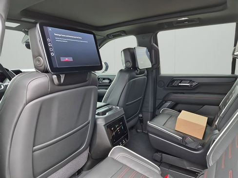 New 2026 GMC Yukon XL AT4 Ultimate AWD/4WD image 21