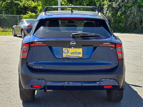 Used 2025 Nissan Kicks SR w/ SR Premium Package FWD image 25