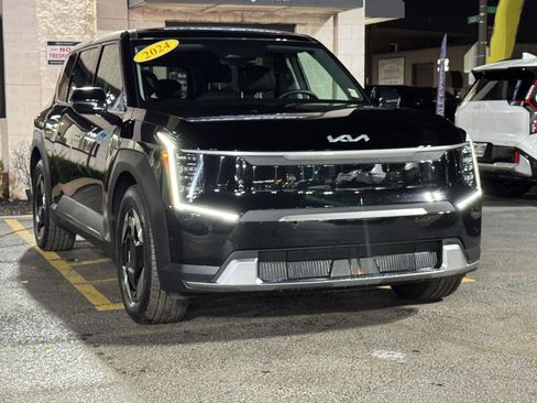 Used 2024 Kia EV9 Light Long Range image 9