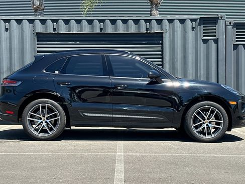 Certified 2023 Porsche Macan AWD/4WD image 9