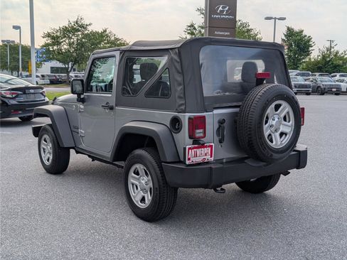Used 2018 Jeep Wrangler Sport AWD/4WD image 5