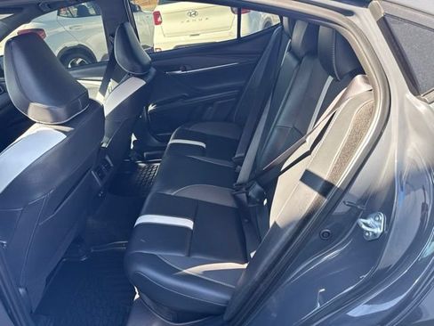 Used 2025 Toyota Camry SE w/ Convenience Package FWD image 10