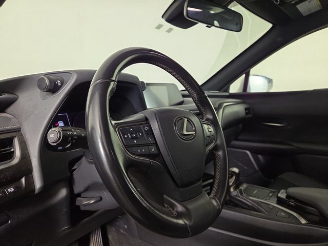 Used 2022 Lexus UX 200 w/ Accessory Package (Z2) FWD image 14