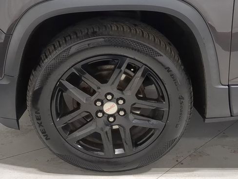 Used 2019 GMC Acadia SLT w/ LPO, Cargo Package AWD/4WD image 17