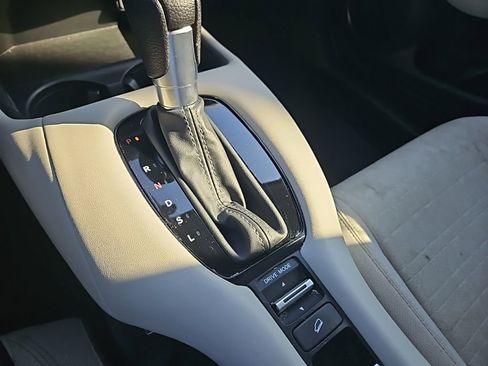 Used 2023 Honda HR-V LX image 15