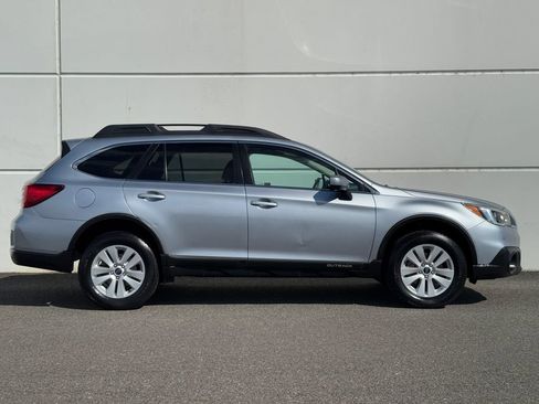 Used 2015 Subaru Outback 2.5i Premium AWD/4WD image 8