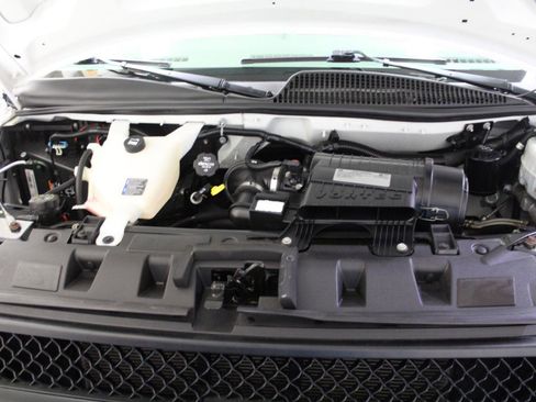 Used 2020 Chevrolet Express 2500 RWD image 30
