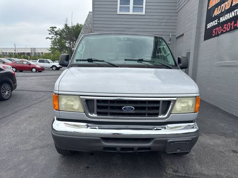 Used 2006 Ford E-350 and Econoline 350 XLT RWD image 2