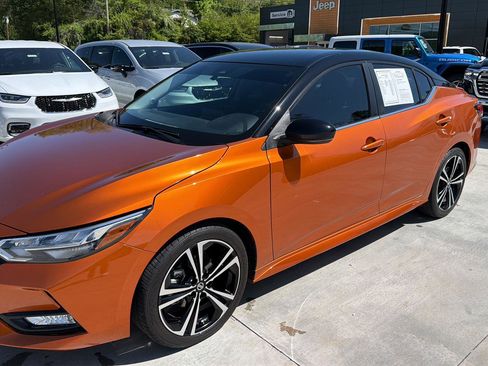 Used 2023 Nissan Sentra SR w/ Electronics Package FWD image 7