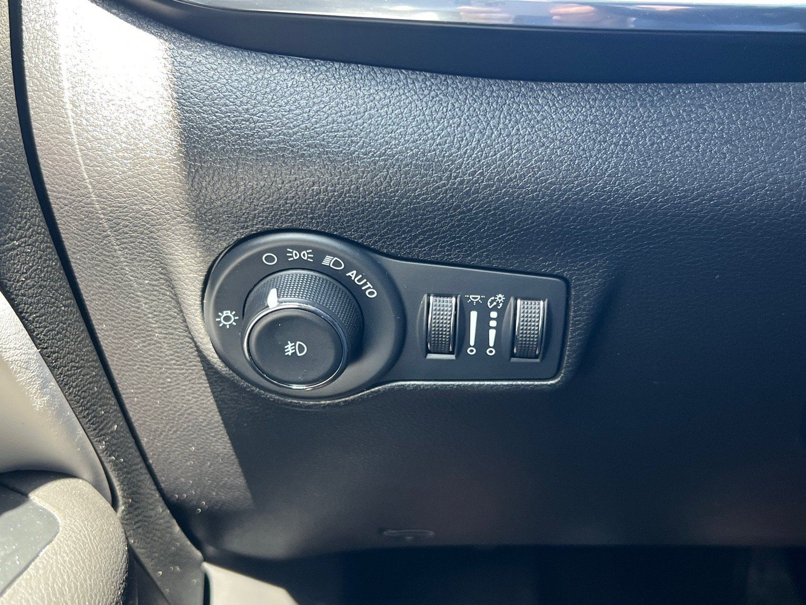 Used 2022 Jeep Compass Limited AWD/4WD image 28