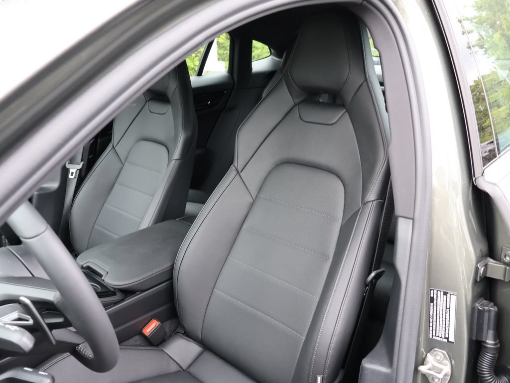 New 2026 Porsche Panamera 4 AWD/4WD image 5