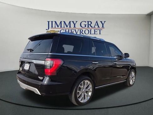 Used 2019 Ford Expedition Platinum image 3