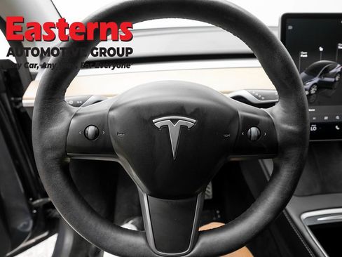 Used 2023 Tesla Model Y Long Range AWD/4WD image 10