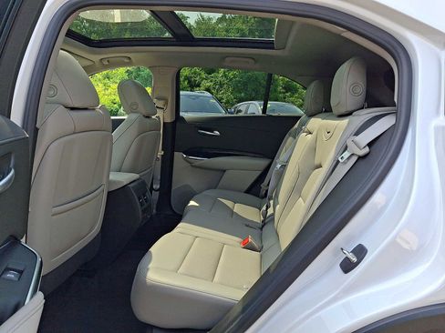 Certified 2023 Cadillac XT4 Premium Luxury w/ Technology Package AWD/4WD image 8