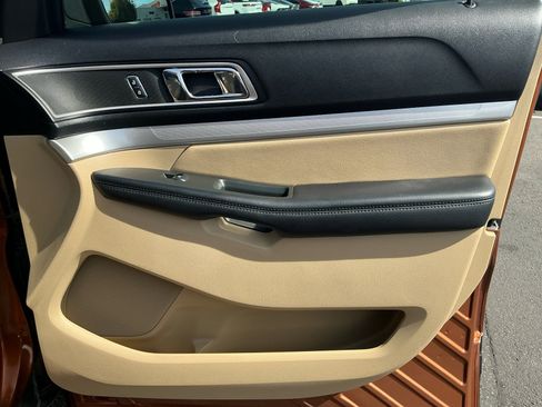 Used 2017 Ford Explorer XLT w/ Equipment Group 202A image 16