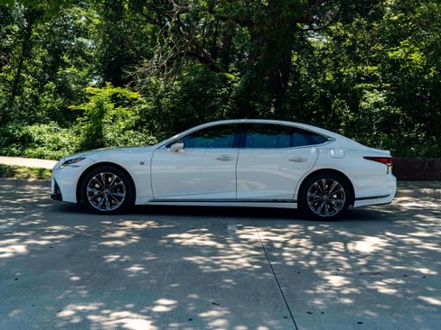 Used 2019 Lexus LS 500 F Sport w/ Accessory Package (Z2) AWD/4WD image 6
