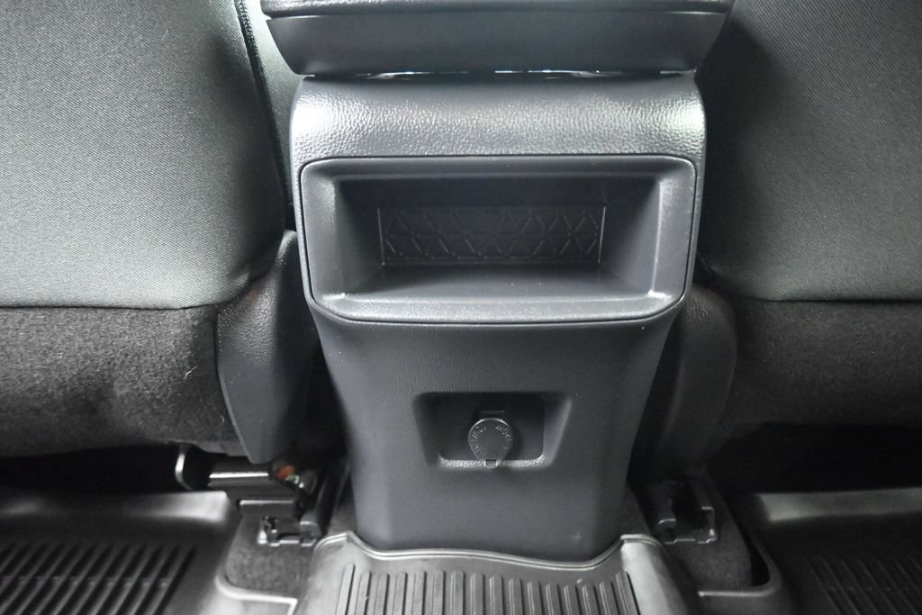Used 2019 Toyota RAV4 LE FWD image 31