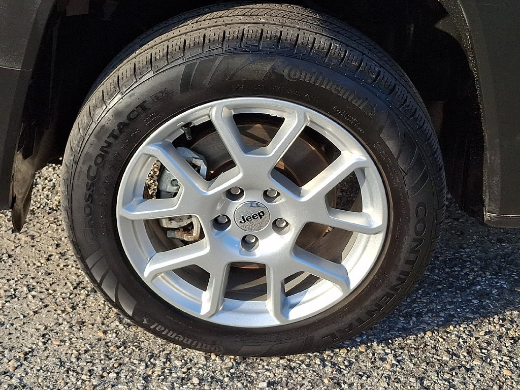 Used 2022 Jeep Renegade Latitude AWD/4WD image 9