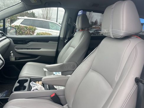 Used 2023 Honda Odyssey Touring image 10