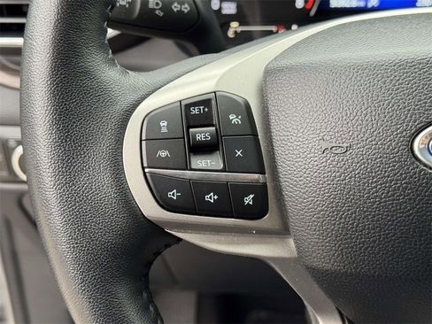 Used 2024 Ford Explorer Limited image 10