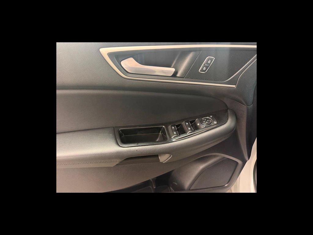 Used 2019 Ford Edge SEL w/ Equipment Group 201A AWD/4WD image 12