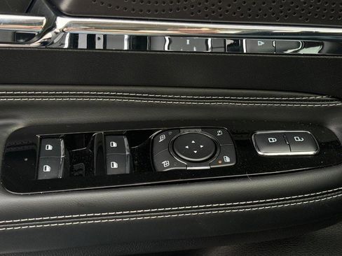 New 2025 Lincoln Corsair AWD image 16