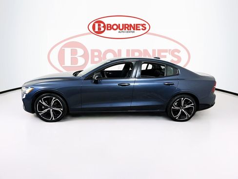 Used 2024 Volvo S60 B5 Core image 7
