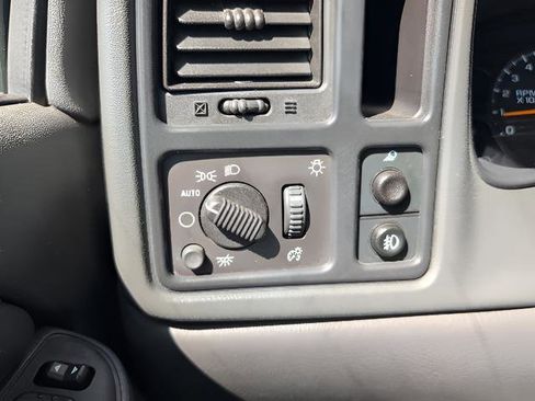 Used 2005 Chevrolet Silverado 2500 LS image 12