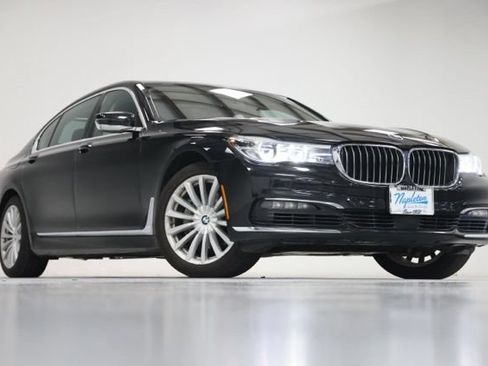 Used 2017 BMW 740i xDrive AWD/4WD image 1