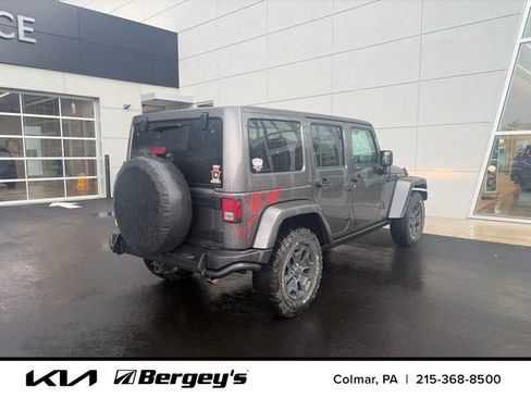 Used 2016 Jeep Wrangler Unlimited Sahara AWD/4WD image 3