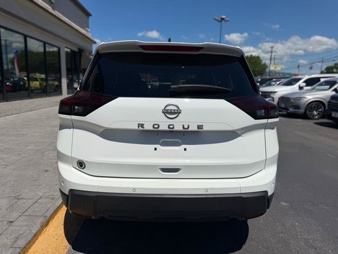 Used 2024 Nissan Rogue S FWD image 8