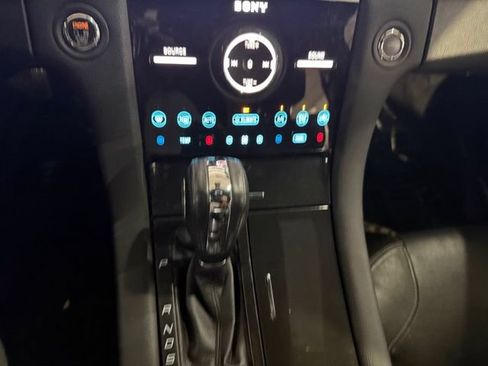 Used 2017 Ford Taurus Limited FWD image 24