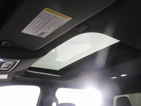 Used 2020 Chevrolet Silverado 1500 High Country image 9